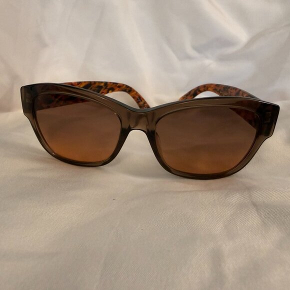 Christian Dior Sunglasses - Picture 3 of 4